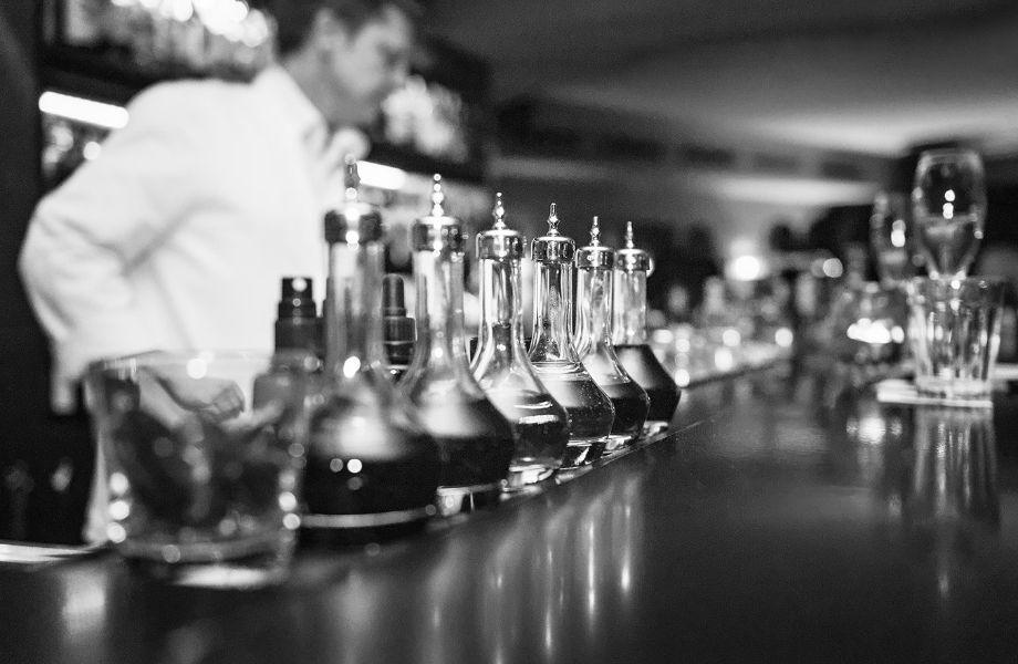 bar-awaiting-1